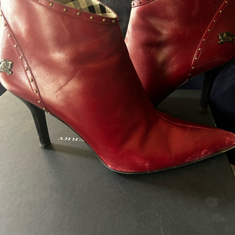 Burberry Studded Red Leather Heeled Boots Size 37.5M for narrow feet